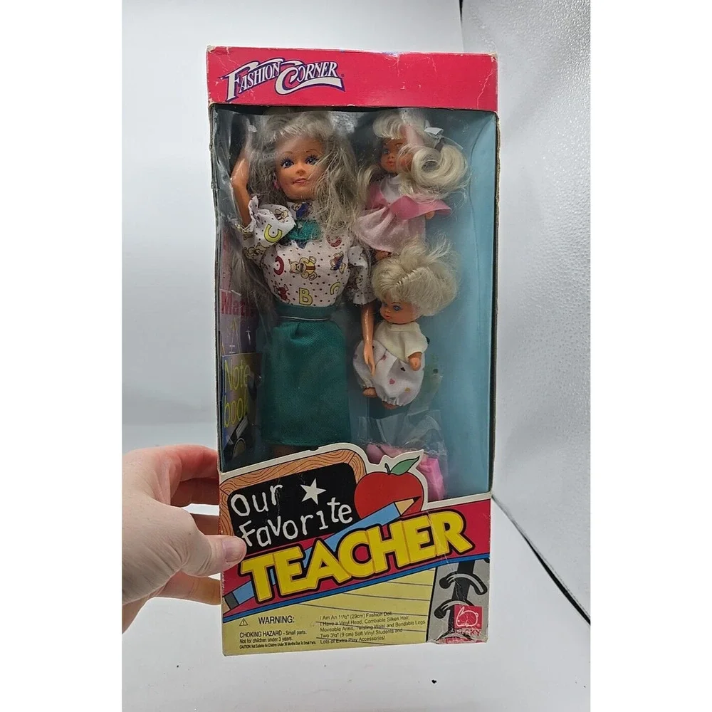 Vintage 1998 Lucky Fashion Corner Our Favorite Teacher Posable Barbie Doll‎ Toy